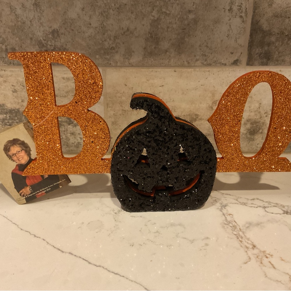 Bethany Lowe Orange and Black Glitter 'BOO' Sign